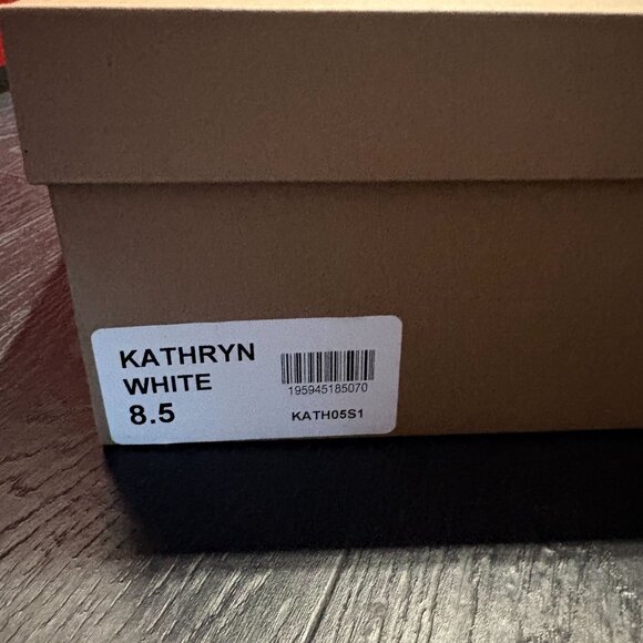 Brand new Steven Madden White Kathryn heels - Picture 4 of 5